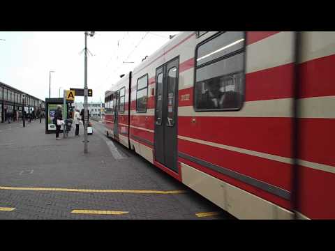 HTM tram 3132 rijdt lijn 11