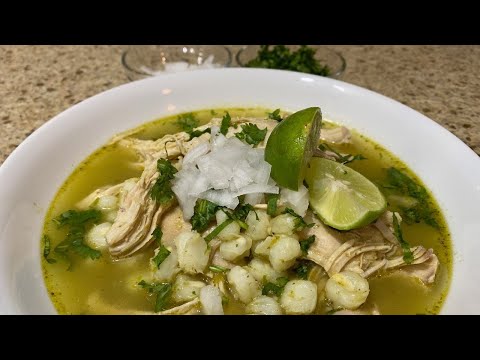HOW TO MAKE CHICKEN POZOLE VERDE