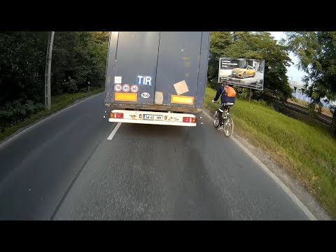 Kamionos kicsit közel - Lorry driver a bit close