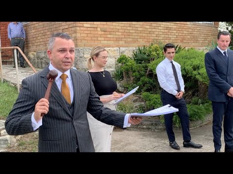 Eastern Suburbs Auction - 19 Dellview St Tamarama - Alexander Phillips, Vince Licata / PPD