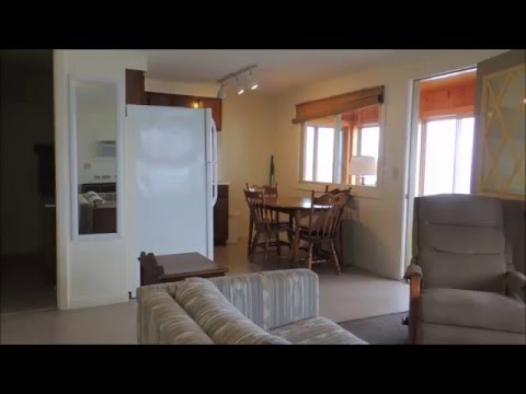 Westwinds Motel & Cottages: Riverfront Middle Floor