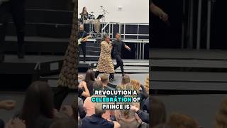 Behind the scenes of Norwegian Aqua’s NEW Prince show!