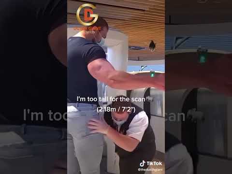 When 2.18m/7'2'' goes through security😂 The Dutch Giant #shorts