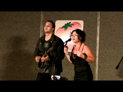 The Greencards - I Want You To Want Me