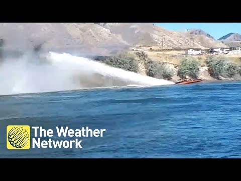 AMAZING: Boater helps put out wildfire with his boat before help arrives