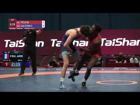 1/8 GR - 67 kg: M. SYLLA (FRA) v. S. GALSTYAN (ARM)