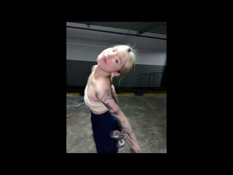 BaebiBetti - ริมระเบียงก็ดีนะ ft. 2hox (Official Audio)