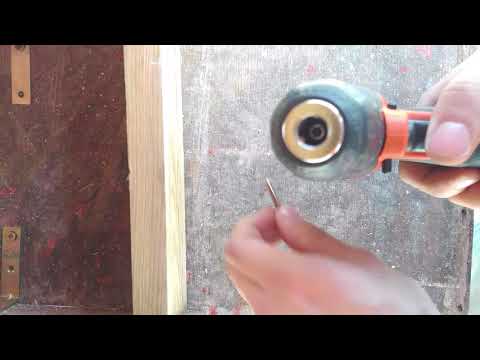Simple fix to cordless drill chuck not closing (loose drill bit)