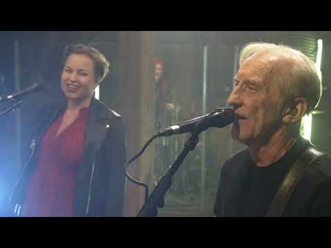 Čechomor & Martina Pártlová - Já mládence měla (živě)