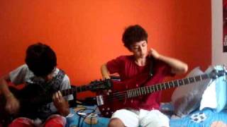 On The Run From The MI5 - Arctic Monkeys (Cover - guitar and bass).