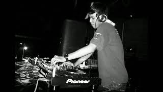 Download lagu Funkot Lawas 2012 Suka Dugem Remix By Baiyuw Adikene Dj mp3