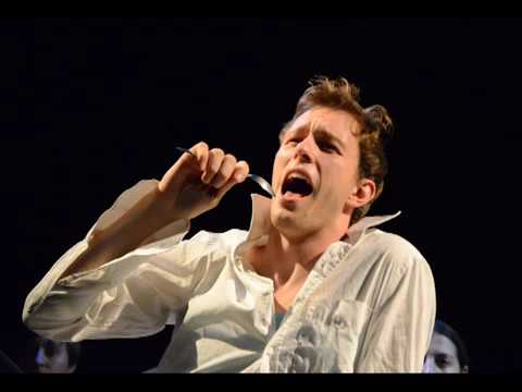 Trailer aus Inszenierungen im Freien und in Räumen