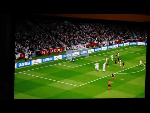 Freekick Aleksandr Golovin