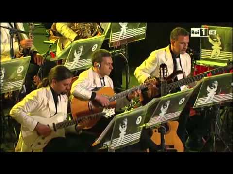 Gigi Finizio - Dicitincello vuje (Napoli Prima e dopo 2015 Raiuno)