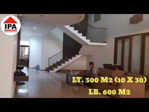 Rumah mewah Puri Kencana. Lt 300 m2. 3 lantai