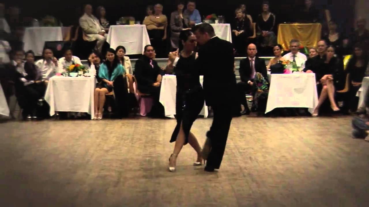 Gabriel Misse y Natalia Hills - Grand Milonga, 2 October 2010, Dance 1.wmv