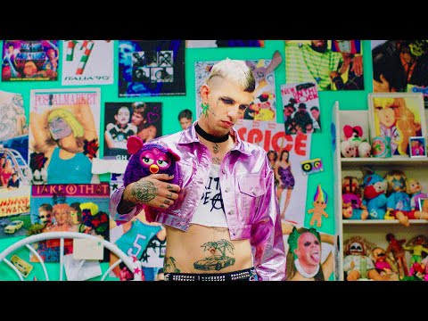 Video per il significato della canzone 1990 di Achille Lauro