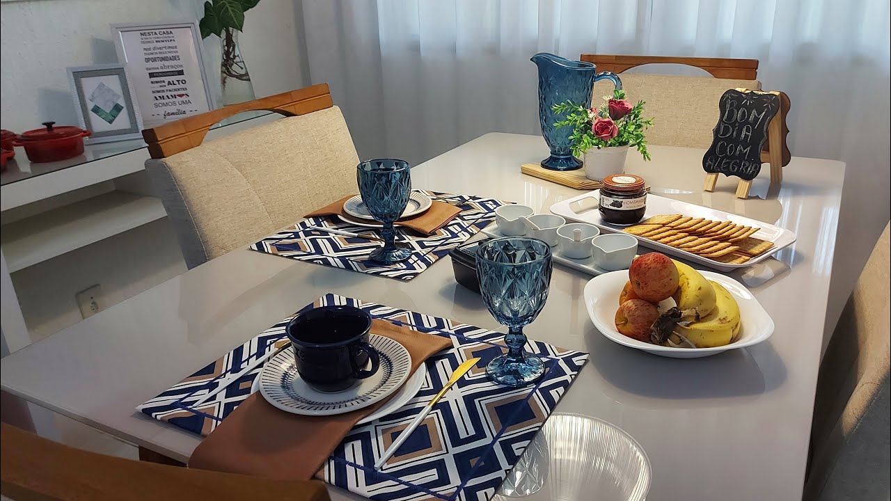 Mesa café da manhã; inspiração em azul e branco