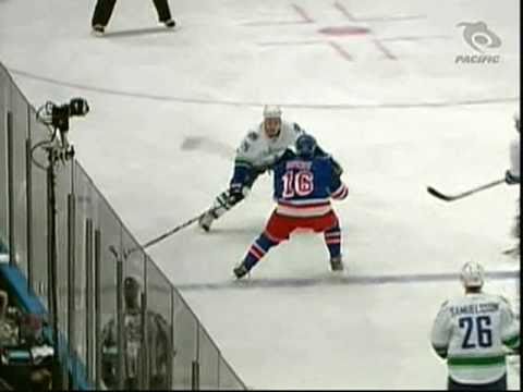 Aaron Rome hipchecks Sean Avery