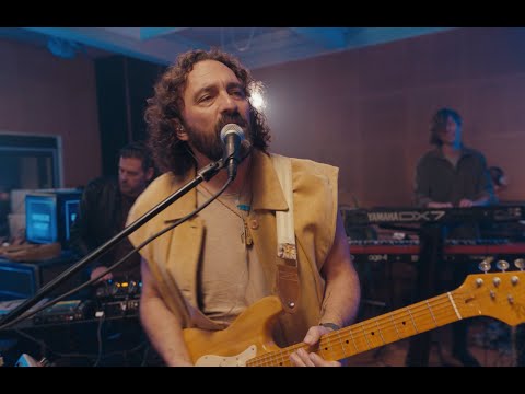 Kraak & Smaak - Travel Light (Live) | Velvet Seas