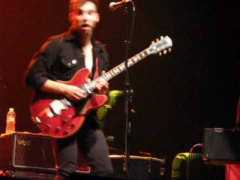 3/4 Steel Train - Dancing in the Dark AWESOME Cover! @ Keller Auditorium, Portland 4/08/10