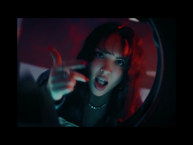 Juju aus Deutschland mit 'Dumm' (jetzt ansehen!) | DeutschRap Dance!