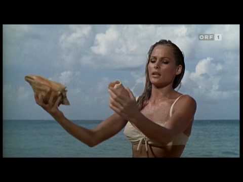 James Bond - Dr No - Underneath the mango tree with Honey Rider