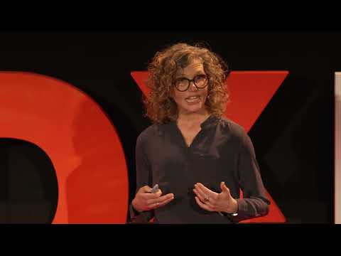 A new strategy to attract women to STEM | Elke Wolf | TEDxHM