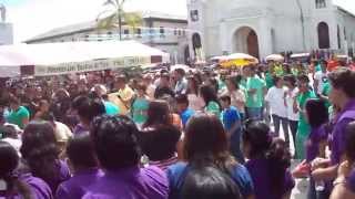preview picture of video 'Reencuentro de Promo 2014 - Pandillando en la Plaza de Armas - Moyobamba'