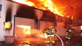 preview picture of video 'LAFD / Auto Dealership Blaze-Vacant / Part 1 of 2'