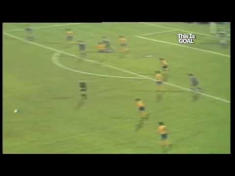 Goal! Antonio Sousa. UEFA Cup Winners Cup. 1983/1984. Final. Juventus - Porto