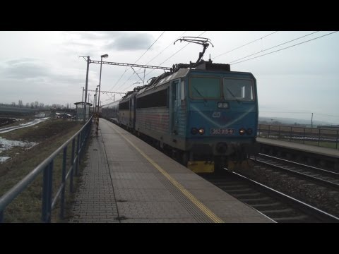 ČD CARGO 363.015+363.004 s rozličným nákladom - Břest