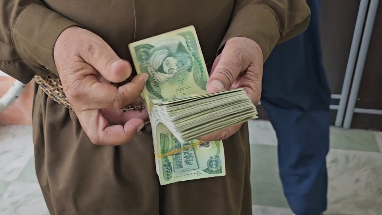 ڤیدیۆ | مووچەخۆرێک: بەدەست ئەی تی ئێمەكانەوە گیرمان خواردووە