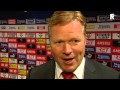 Trainer Ronald Koeman in gesprek met Jan Dirk Stouten