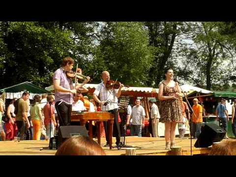 The cimbalom band 4ka - Zmes ciganskych piesni - Detva 2011