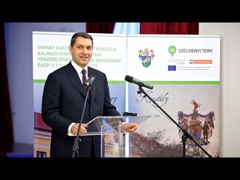 Átadták a felújított Semsey Kastélyt Balmazújvárosban