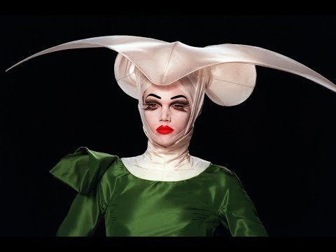 Christian Dior Haute Couture Fall/Winter 2000 Full Show ft. Original Soundtrack