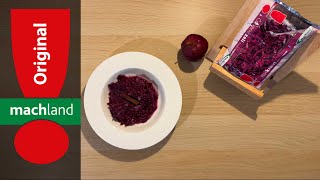 Red cabbage with apple