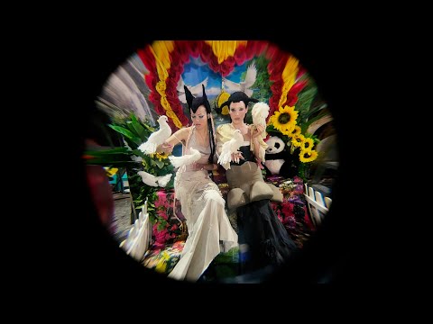 Meth Math - Trenzas (feat. Daniela Lalita) [Official Video]