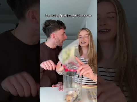 Spaßglas Trend GEWONNEN 😂💰 #couple #couples #elenaundvittorio #couplecomedy #comedy