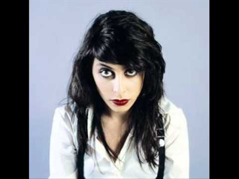 download lagu mp3 mp4 Le Fourbe Carmen Maria Vega, download lagu Le Fourbe Carmen Maria Vega gratis, unduh video klip Le Fourbe Carmen Maria Vega