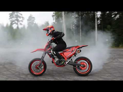 Supermoto stunts//KTM 450 EXC