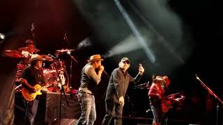 Hank Williams Jr. - Family Tradition/Hey Good Lookin'.  Bethel Woods, August 26, 2017