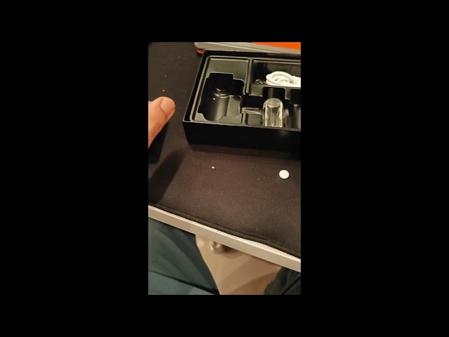 فواحة السيارة الذكية بعطور الماركات العالمية