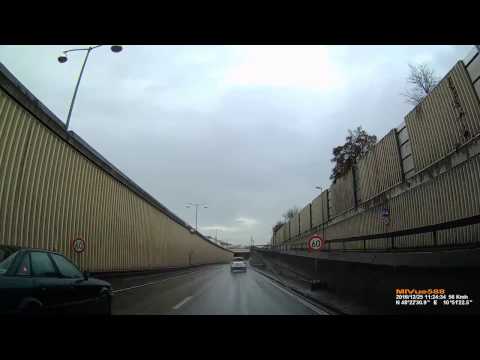 D: Stadt Augsburg. Fahrt auf der B17 von Nord nach Süd. Dezember 2016