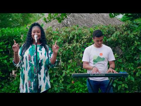 HOW GREAT THOU ART | HYMNS | English Cover | Dayhana Santos