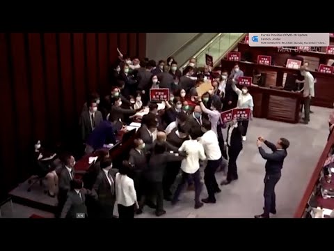 香港當局逮捕七名反對派人士 (Hong Kong authorities arrest seven opposition activists)