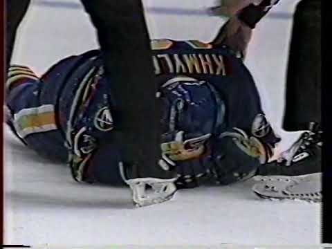 Tie Domi hits Yuri Khmylev - Nov 2, 1992