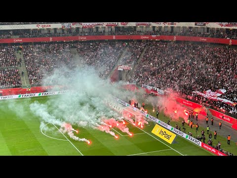 "TERAZ PALI SIĘ MURAWA" - race na murawie podczas meczu Polska - Holandia (14.11.2025)