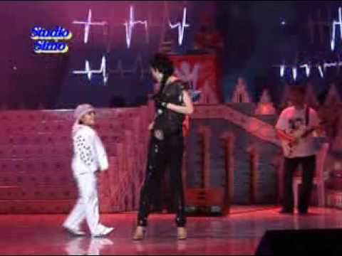 Farzonai Khurshed- Dori Dori - Live (concert Borbad 9/5/09)